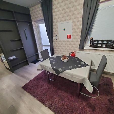 Valla Penzion & Restauracia Malacky Esterno foto