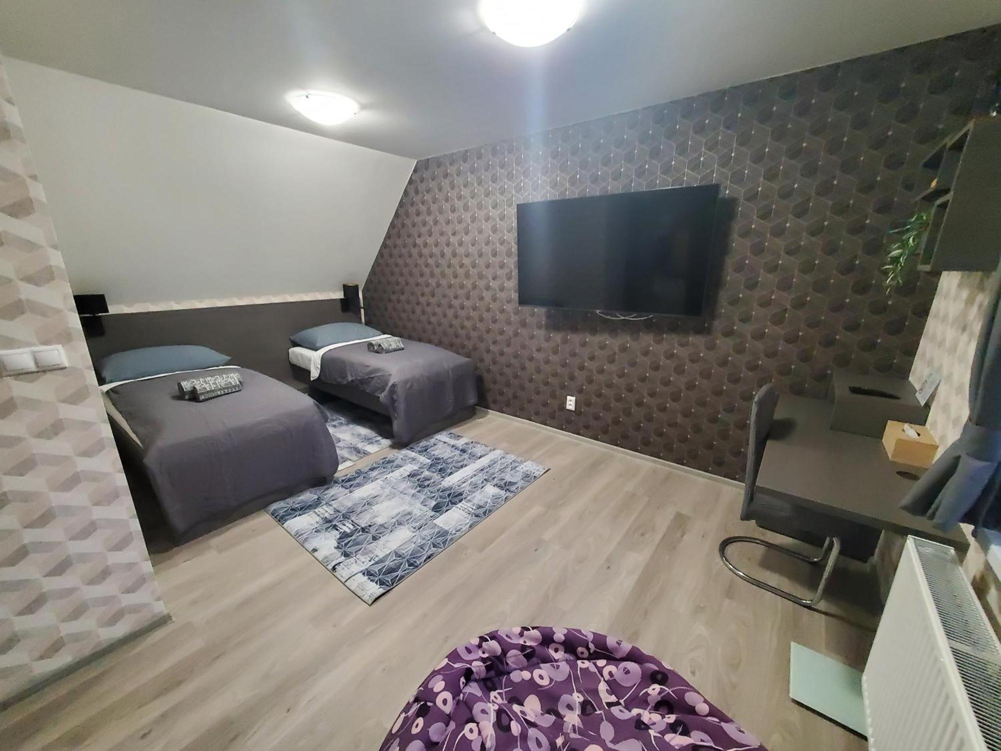 Valla Penzion & Restauracia Malacky Esterno foto